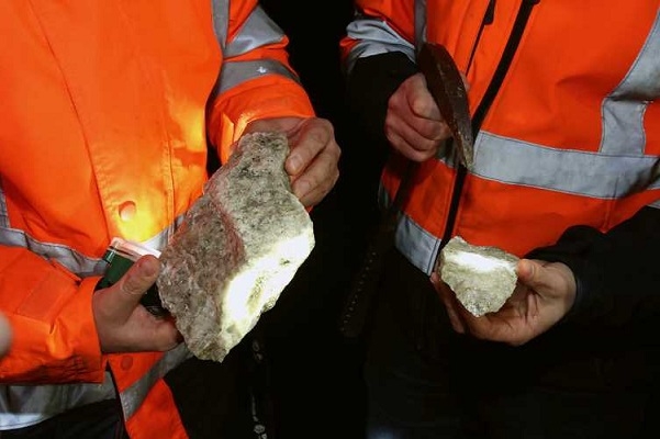 寶馬牽手澳大利亞鋰礦商 預付貨款鎖定氫氧化鋰供應