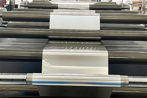 電池鋁箔加工費漸走高 這些國內(nèi)廠商正加速擴產(chǎn)