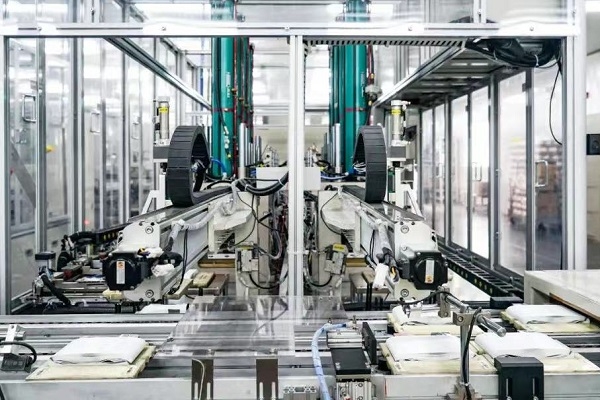 電池廠搶礦 礦企造電池:電池新能源產(chǎn)業(yè)鏈布局提速