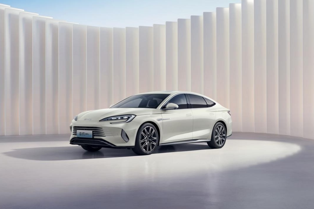 比亞迪海豹DM-i上市價16.68萬元起！還看合資中型車嗎？