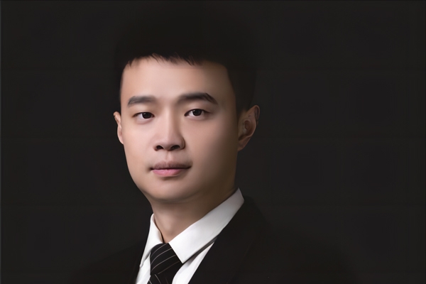 鑫鉑瑞陳澤仁：祝大家蛇年巳巳如意，熠熠生輝！