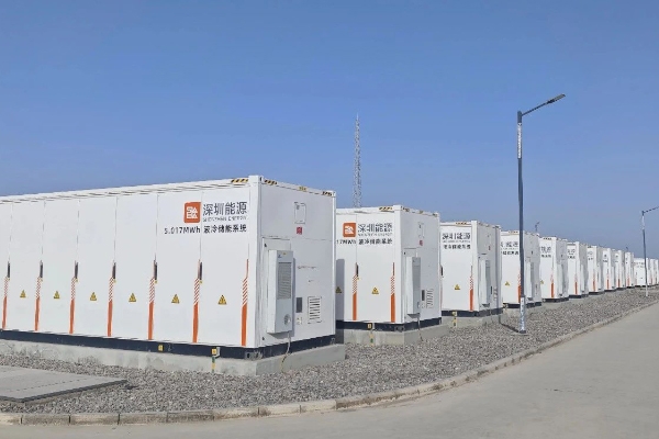 包含100臺(tái)儲(chǔ)能電池艙!又一光儲(chǔ)一體化項(xiàng)目更新動(dòng)態(tài)