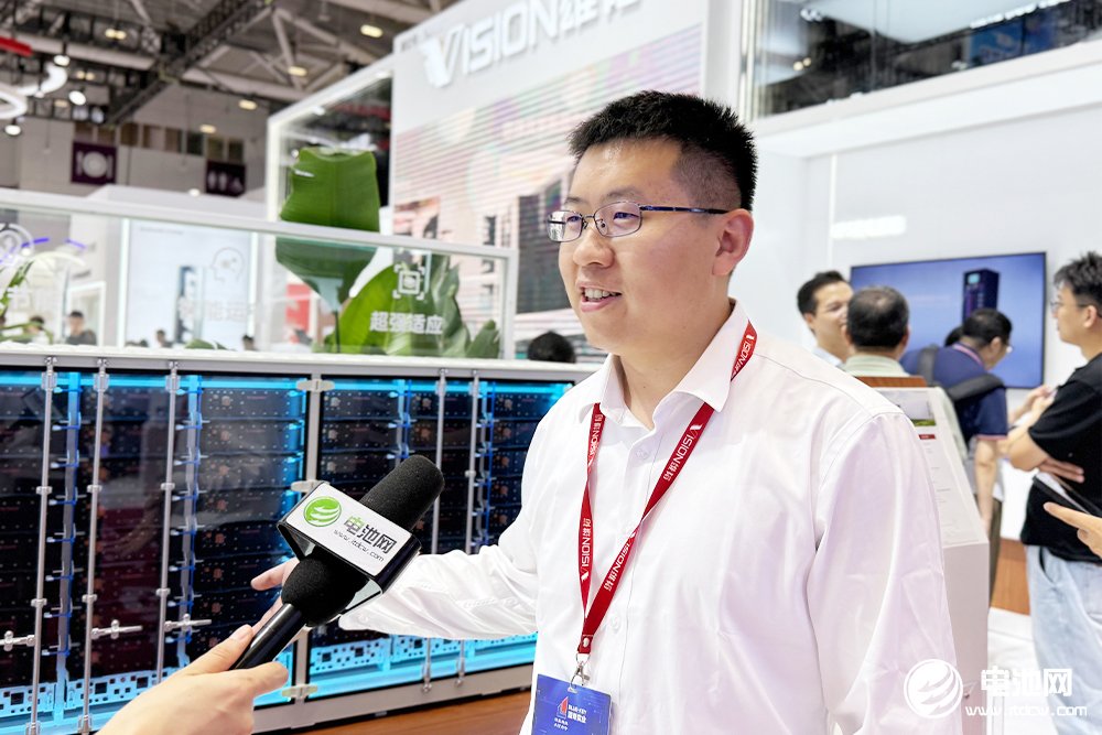 6.48MWh液冷儲(chǔ)能系統(tǒng)全球首秀!雄韜氫鋰混合+固態(tài)電池雙突破