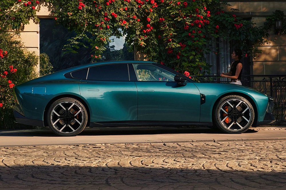 小鵬汽車二季度虧損同比收窄63% 人形機器人或明年下半年量產(chǎn)