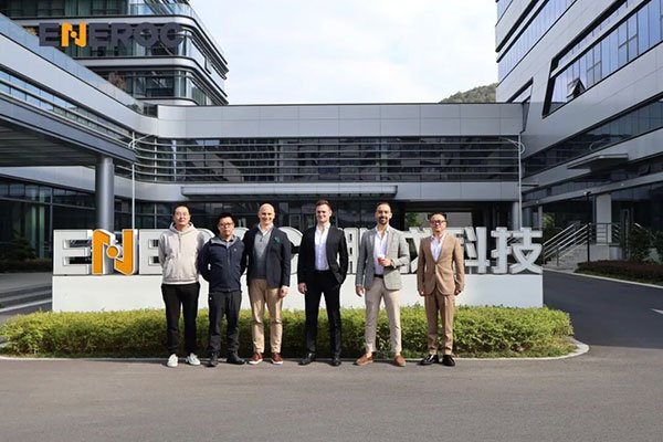 共建AI驅(qū)動儲能體系 鵬成科技與波蘭Ampere Node戰(zhàn)略合作