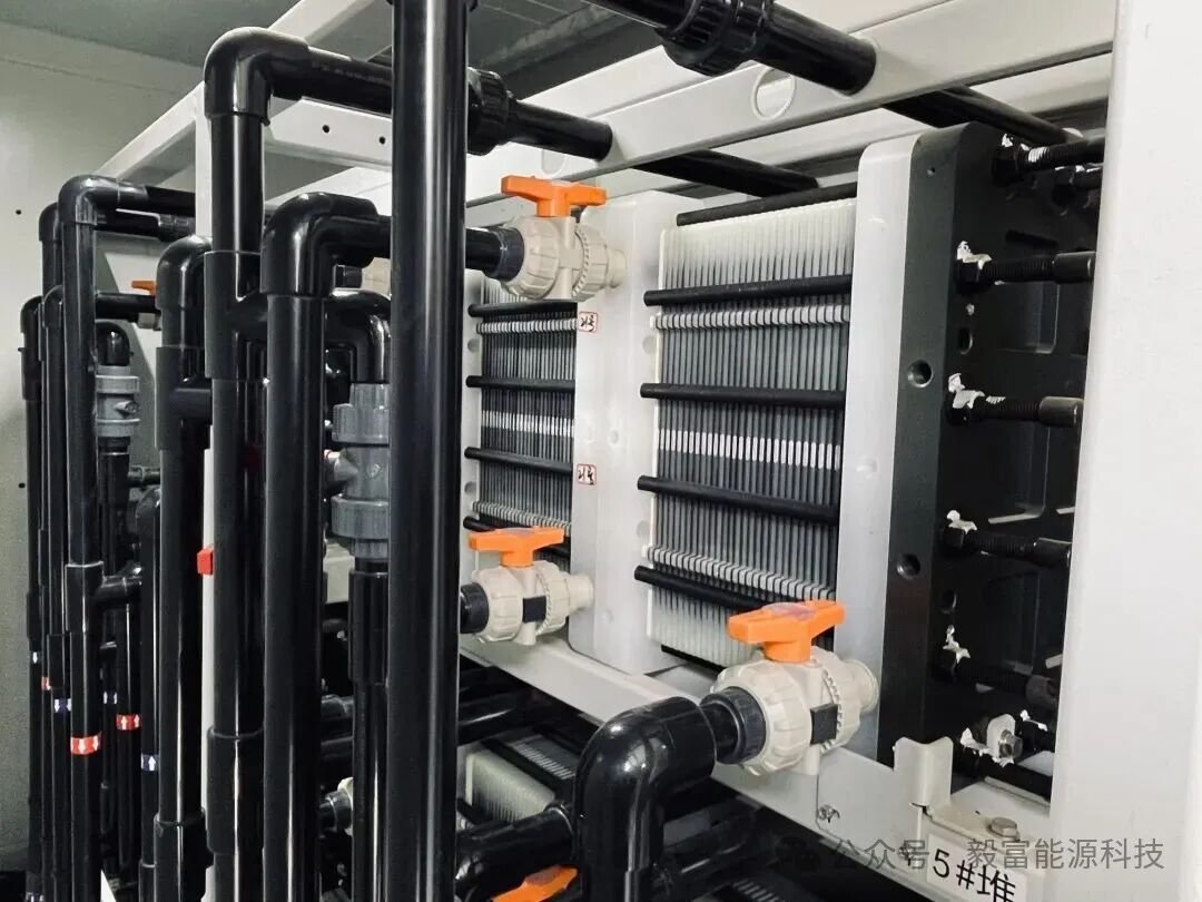 毅富能源這一全釩液流電池儲(chǔ)能系統(tǒng)完成調(diào)試并投運(yùn)