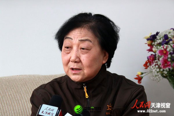 天津自行車行業(yè)協(xié)會(huì)理事長龔孝燕接受人民網(wǎng)天津視窗的采訪（攝影：孫曉川）