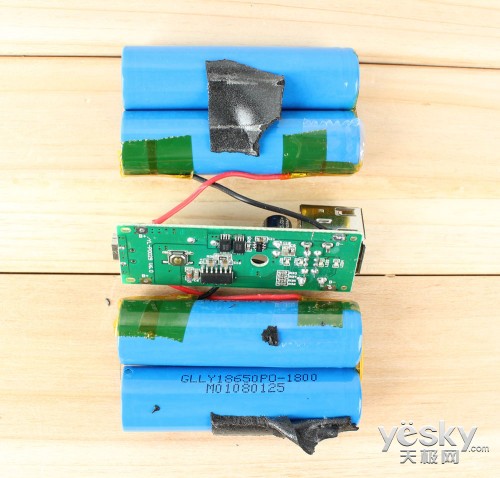 12000mAh移動電源的電芯容量1800mAh，共4節。實際總容量7200mAh，虛標4800mAh。