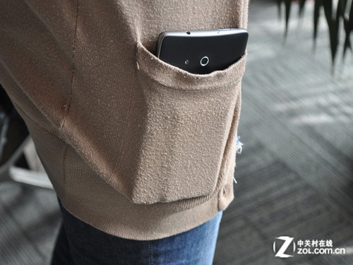 6.1英寸最大屏手機(jī) 四核華為Mate首測 