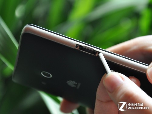 6.1英寸最大屏手機(jī) 四核華為Mate首測 