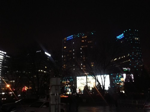 6.1英寸最大屏手機(jī) 四核華為Mate首測 