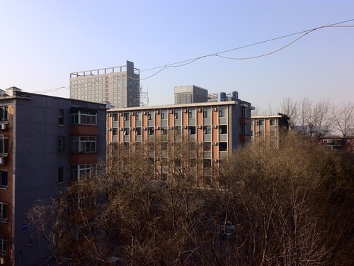 6.1英寸最大屏手機(jī) 四核華為Mate首測 