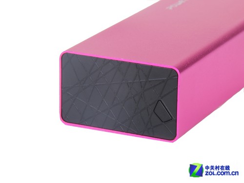 機(jī)身另一端設(shè)置了電源開(kāi)關(guān)和電量指示燈