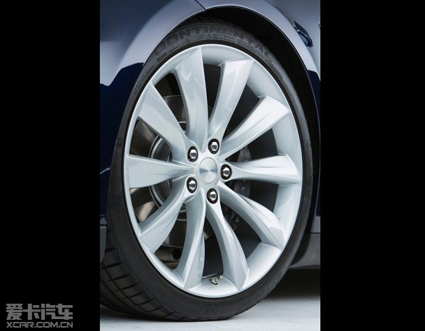 寶馬i3搶占新領域 豪華電動車市場分析