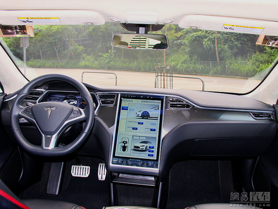 Tesla Model S實拍圖