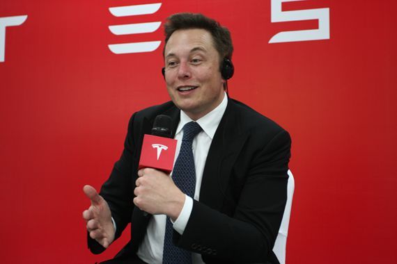 伊隆·馬斯克接受記者采訪