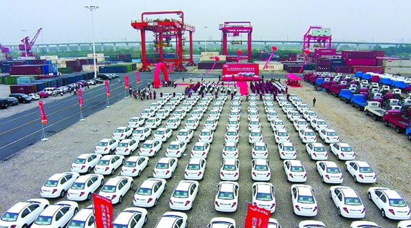 創新贏得發展先機 首批江淮純電動車啟運美國