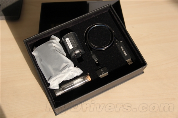 國(guó)內(nèi)僅15套 德柏仕15th紀(jì)念版移動(dòng)電源試用