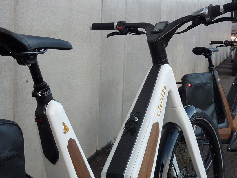 leaos太陽能電動自行車 依靠插電充電電池來驅動