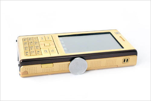 6000毫安時(shí)電池容量？來(lái)看看手機(jī)電池的進(jìn)化論