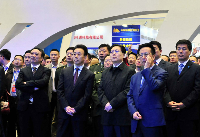 2015年四川新能源車產業技術創新重點推進六項工作