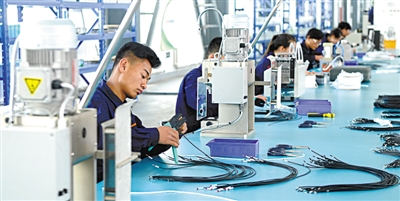 青海制造:全球知名鋰電池品牌紛紛供應商落戶 青海制造:全球知名鋰電池品牌紛紛供應商落戶