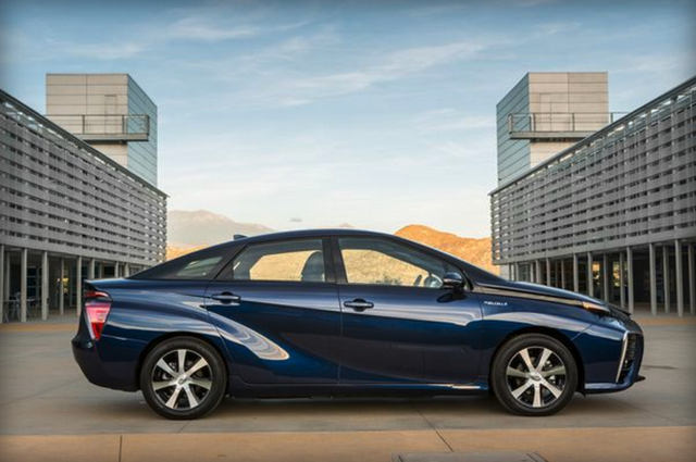 豐田氫動(dòng)力汽車(chē)今年開(kāi)售 續(xù)航里程達(dá)500公里 豐田氫動(dòng)力汽車(chē)今年開(kāi)售 續(xù)航里程達(dá)500公里