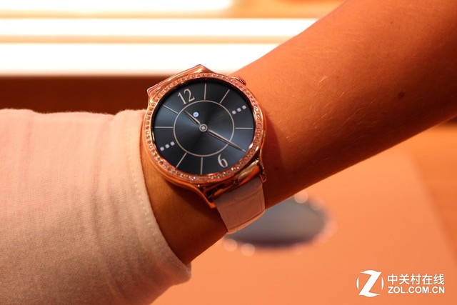 盡顯奢華 華為發布女士款HUAWEI WATCH 