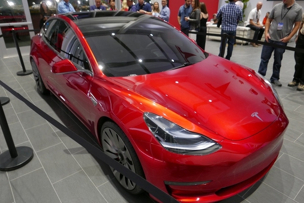 親歷特斯拉Gigafactory超級工廠開幕