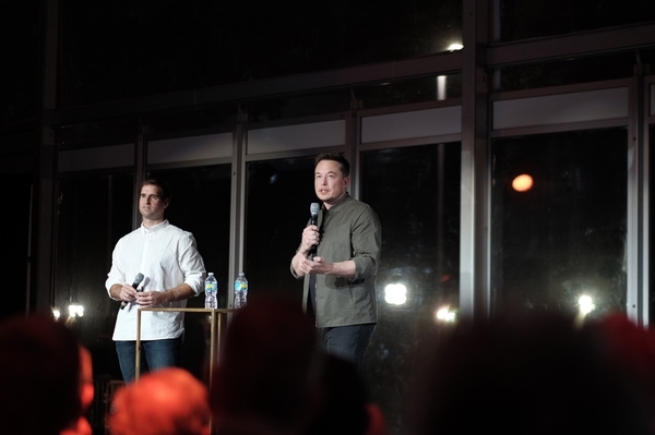 親歷特斯拉Gigafactory超級工廠開幕