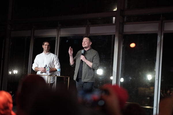 親歷特斯拉Gigafactory超級工廠開幕