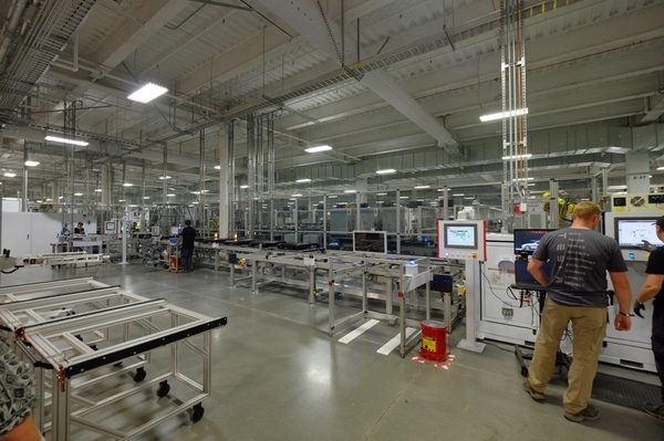 親歷特斯拉Gigafactory超級工廠開幕