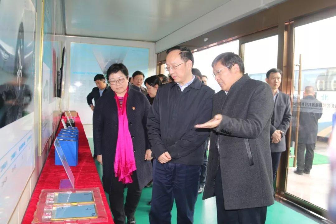 襄陽新能源汽車產(chǎn)業(yè)聯(lián)盟現(xiàn)雛形 猛獅動力鋰電池兩大基地共揚帆