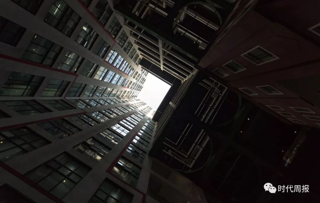 中信國安瀕臨崩盤:負債1558億 求監管部門阻銀行追債 中信國安瀕臨崩盤:負債1558億 求監管部門阻銀行追債