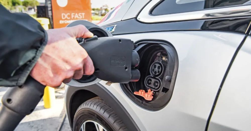 為什么開慣電動汽車的人,再也不想換回燃油車了? 為什么開慣電動汽車的人,再也不想換回燃油車了?