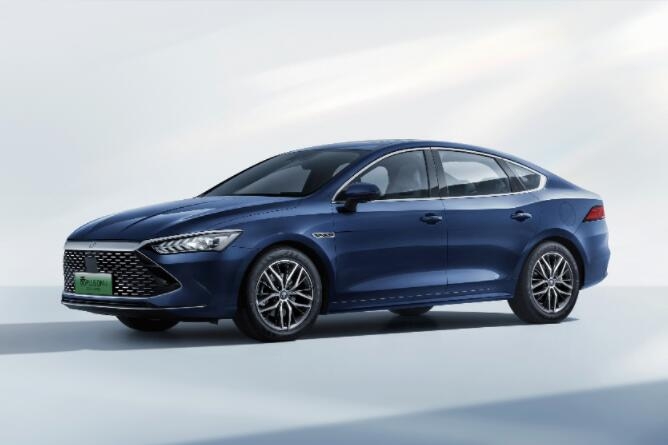 油電同價！9.98萬元起！比亞迪秦PLUS DM-i 2023冠軍版上市