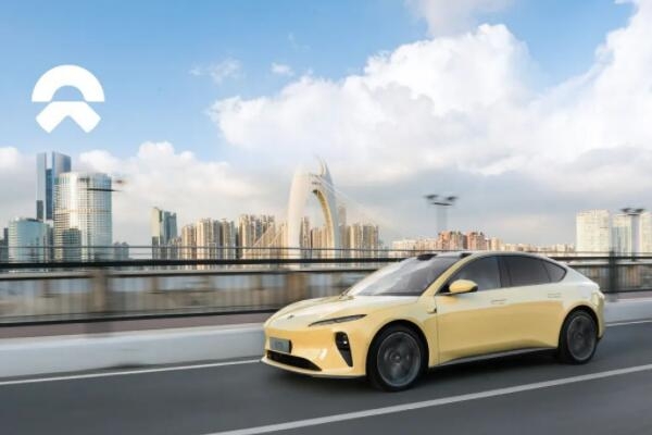 蔚來與理想2022年財報出爐:現金儲備分別為455億和584.5億