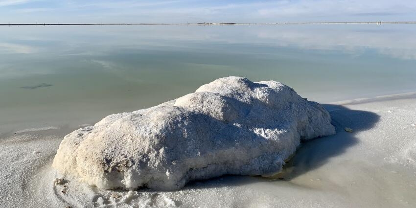 動力電池庫存高企！碳酸鋰價格腰斬！冶煉廠開始停產保價？