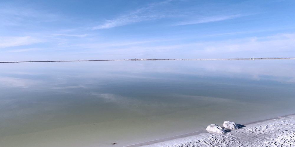 鋰價跌破18萬元/噸后止跌 海外多國公布鋰資源重要變化