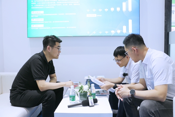 卓越鋁塑膜月均出貨200萬㎡ 25年長壽命高沖深儲能鋁塑膜量產出貨