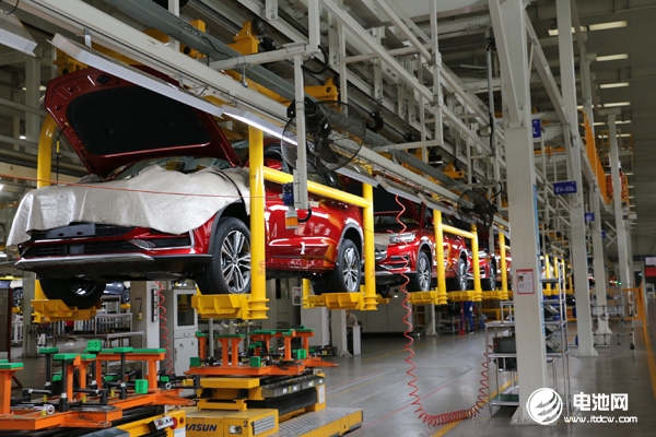 我國(guó)新能源汽車保有量達(dá)2041萬輛 在汽車總量中占比超6%