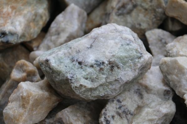 本周鋰價整體較穩 三元材料價格小幅下行