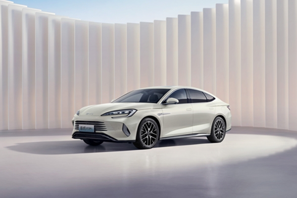 比亞迪2025款海豹售17.58萬起！海豹07DM-i售13.98萬起！