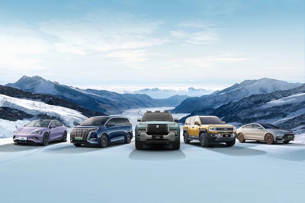 滲透率高達(dá)53.9%！8月我國(guó)新能源乘用車零售102.7萬(wàn)輛