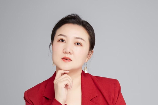 奧普特范西西：祝愿大家在新的一年辛盤獻瑞，巳歲生財！