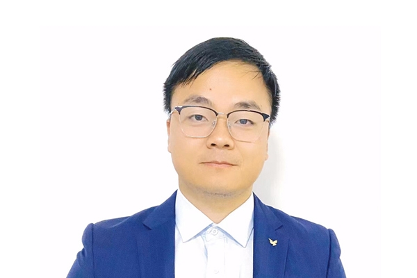 華鈉新材郭啟濤：恭祝大家新年快樂，幸福安康！