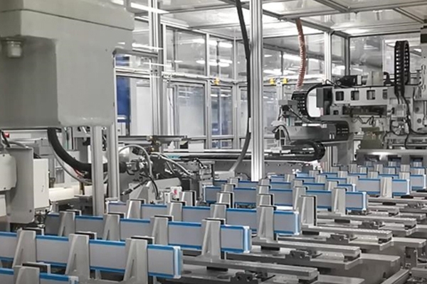 我國現(xiàn)存動力電池相關(guān)企業(yè)1.5萬家 千萬級以上企業(yè)占比37.4%