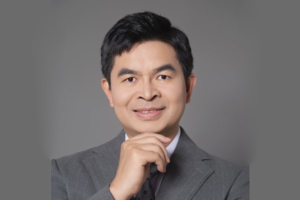 逐夢商海十八載，鄒偉華：以匠心鑄就鋰電池充電器傳奇！