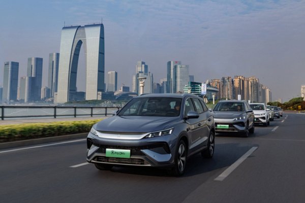 比亞迪王朝雙宋全系標配智駕!限時補貼價8.98萬起!