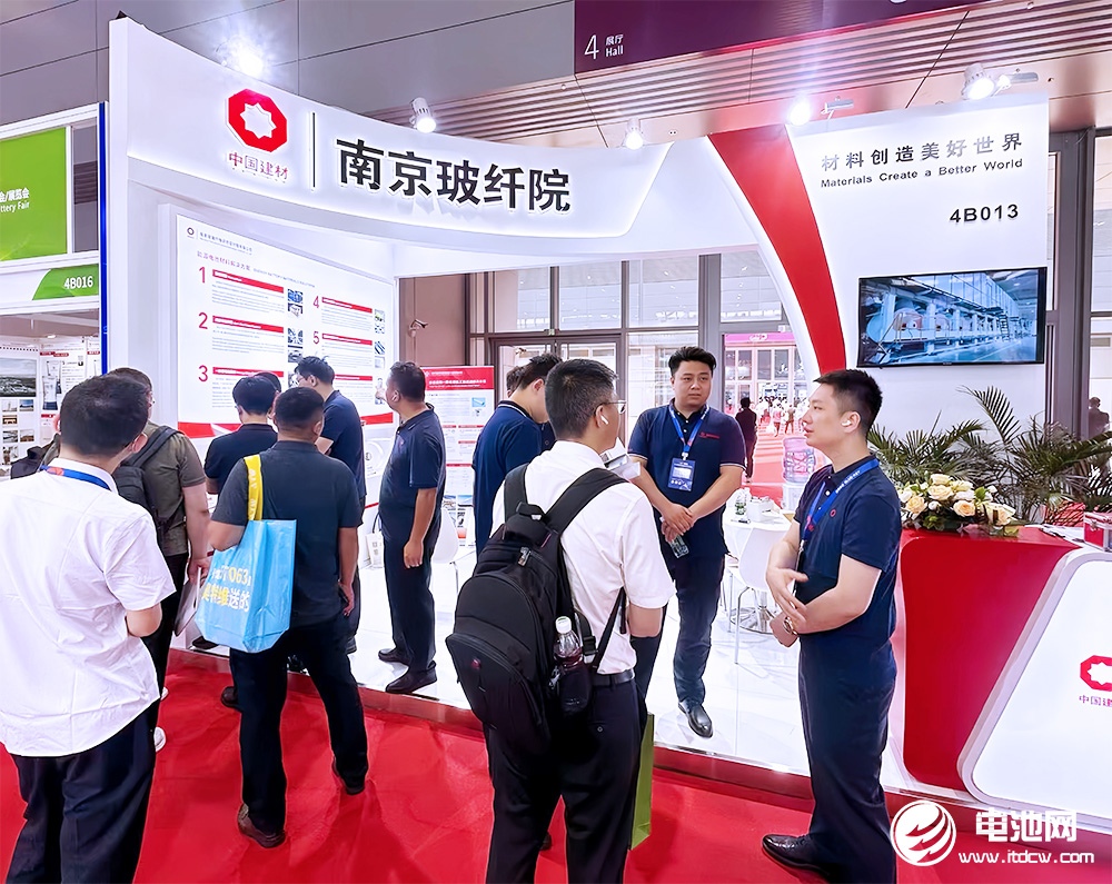 大國(guó)重器材料擔(dān)當(dāng)!60年“玻纖國(guó)家隊(duì)”多維布局深耕電池關(guān)鍵材料 大國(guó)重器材料擔(dān)當(dāng)!60年“玻纖國(guó)家隊(duì)”多維布局深耕電池關(guān)鍵材料